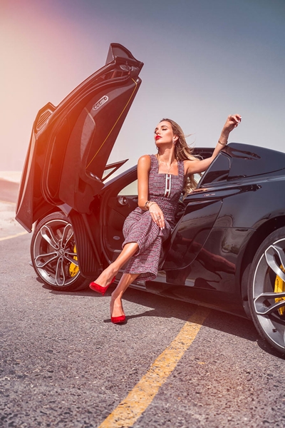 نادي السيارات الخارقة النسائي يجتمع لأول مرة في دبي